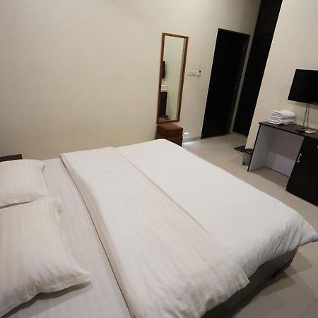 Hotel Ravi Residency Nadiād Exterior foto